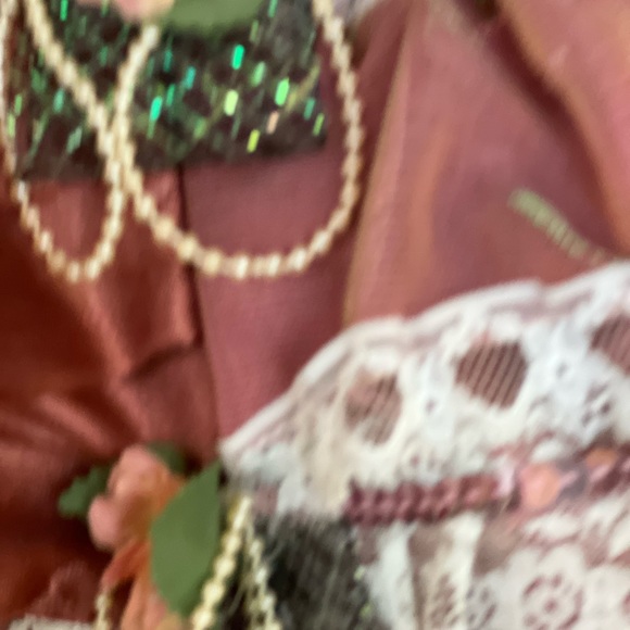 A.J. Design Vintage porcelain doll never taken out of the wood/glass custom box. - Picture 7 of 14